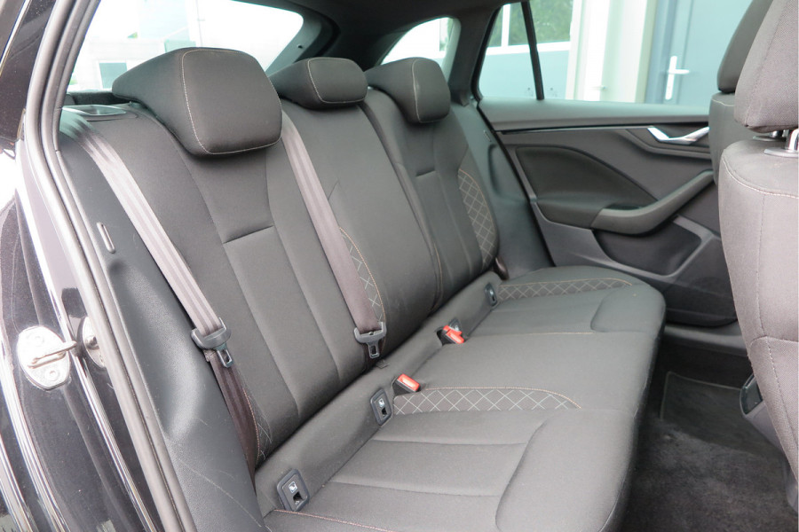 Škoda SCALA 1.0 TSI 110pk H6 Sport Business. Panoramadak , Led, Stoelverwarming, Achteruitrijcamera , PDC , Carplay , (navigatie via carplay) DAB+