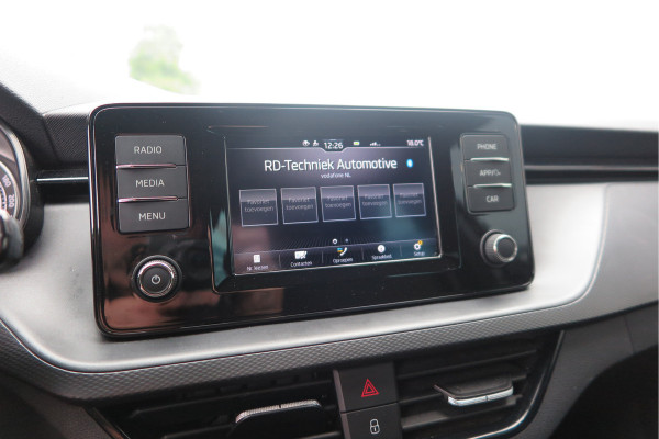 Škoda SCALA 1.0 TSI 110pk H6 Sport Business. Panoramadak , Led, Stoelverwarming, Achteruitrijcamera , PDC , Carplay , (navigatie via carplay) DAB+