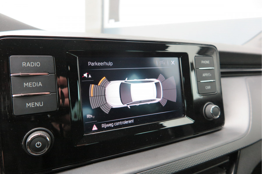 Škoda SCALA 1.0 TSI 110pk H6 Sport Business. Panoramadak , Led, Stoelverwarming, Achteruitrijcamera , PDC , Carplay , (navigatie via carplay) DAB+
