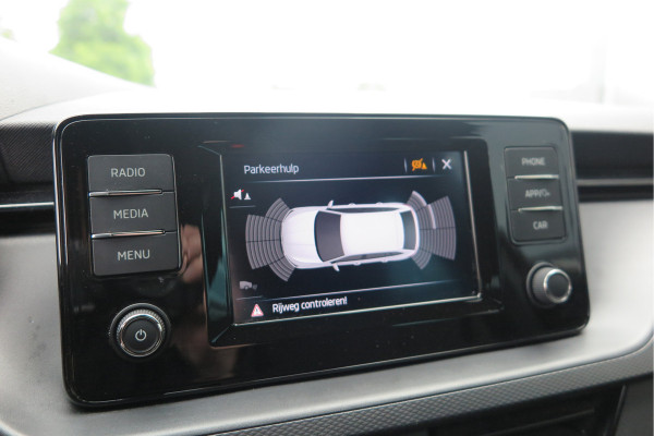 Škoda SCALA 1.0 TSI 110pk H6 Sport Business. Panoramadak , Led, Stoelverwarming, Achteruitrijcamera , PDC , Carplay , (navigatie via carplay) DAB+