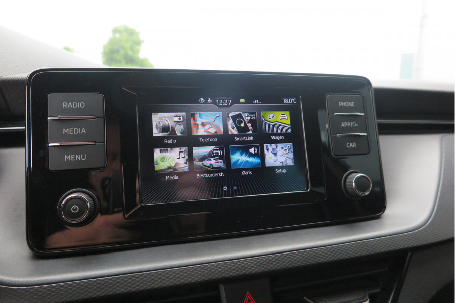 Škoda SCALA 1.0 TSI 110pk H6 Sport Business. Panoramadak , Led, Stoelverwarming, Achteruitrijcamera , PDC , Carplay , (navigatie via carplay) DAB+