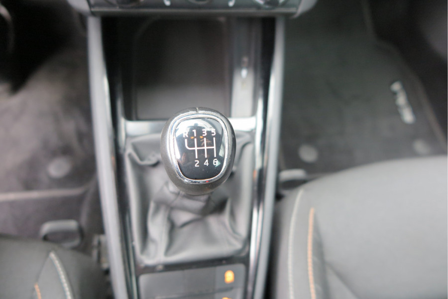 Škoda SCALA 1.0 TSI 110pk H6 Sport Business. Panoramadak , Led, Stoelverwarming, Achteruitrijcamera , PDC , Carplay , (navigatie via carplay) DAB+