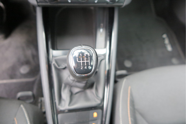 Škoda SCALA 1.0 TSI 110pk H6 Sport Business. Panoramadak , Led, Stoelverwarming, Achteruitrijcamera , PDC , Carplay , (navigatie via carplay) DAB+
