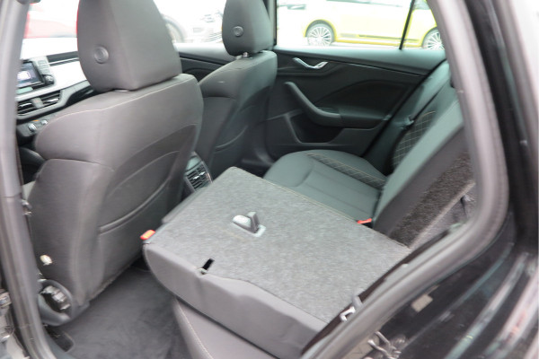 Škoda SCALA 1.0 TSI 110pk H6 Sport Business. Panoramadak , Led, Stoelverwarming, Achteruitrijcamera , PDC , Carplay , (navigatie via carplay) DAB+