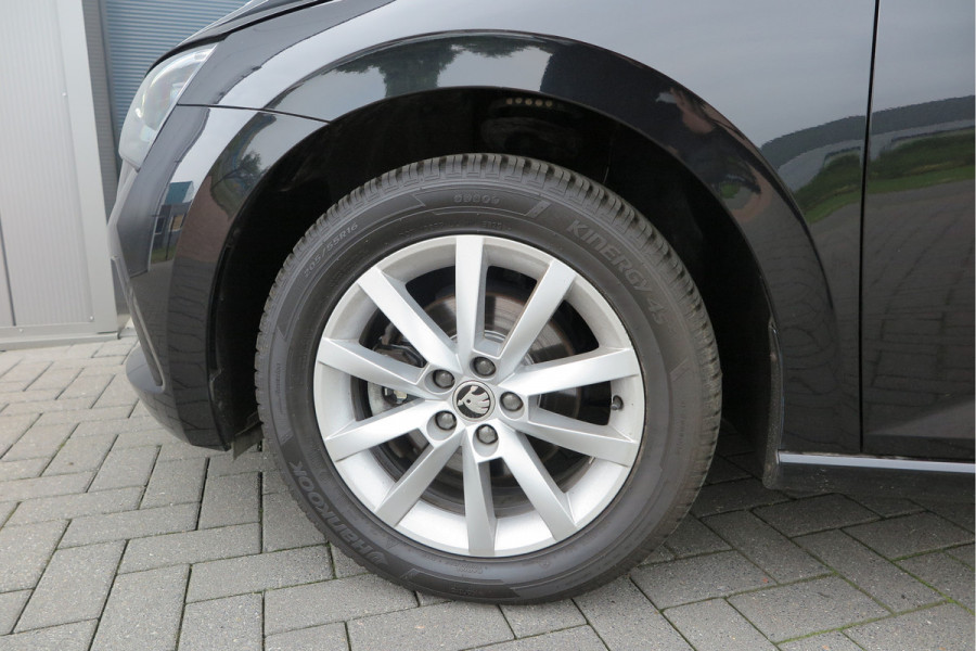 Škoda SCALA 1.0 TSI 110pk H6 Sport Business. Panoramadak , Led, Stoelverwarming, Achteruitrijcamera , PDC , Carplay , (navigatie via carplay) DAB+