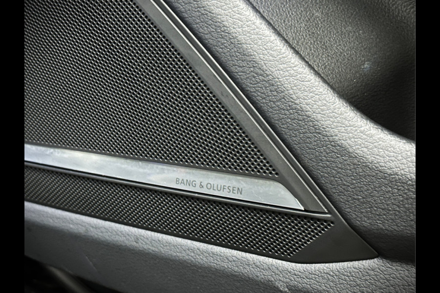 Audi A6 Avant 55 TFSI e Quattro Competition S-Line | #RS-Stoelen | Panorama | Soft-Close | 360 Camera | B&O Sound | ACC | Keyless-Entry | 4-Zone Clima | Trekhaak | Matrix-LED | Leder-Pakket | Sfeerverlichting | 20'' | Memory | Stuurverwarming | Carplay |