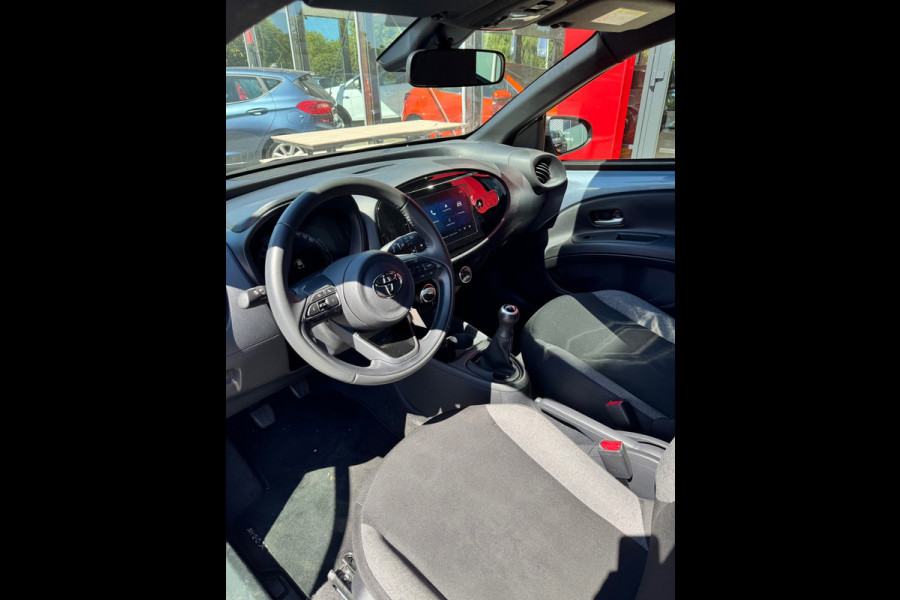 Toyota Aygo X 1.0 VVT-i MT Play