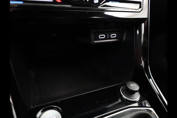 Volkswagen T-Cross 1.5 TSI Style Business R 150PK | Automaat (DSG) | Camera | Keyless entry | Digitaal dashboard