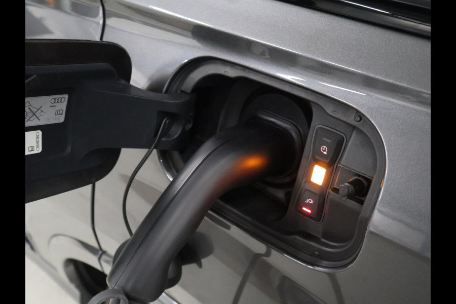 Audi Q7 60 TFSI e quattro Competition [SCHUIFKANTELDAK, RS ZETELS, APPLE CARPLAY, TREKHAAK, MEMORY SEATS, STOELVERWARMING V+A, DIGITAL DASH, HEAD-UP, BOSE, STOELVENTILATIE, MASSAGE, HD MATRIX LED, 360 CAMERA, ELEKTRISCHE ACHTERKL