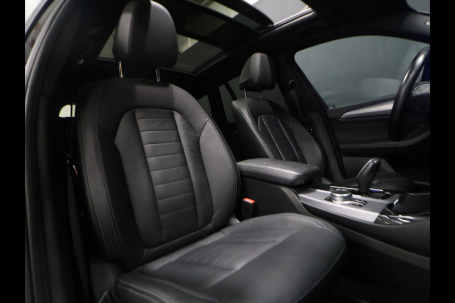 BMW X3 xDrive30e High Executive [SCHUIFKANTELDAK, APPLE CARPLAY, ANDROID, STOELVERWARMING, VOL LEDER, ELEKTRISCHE ACHTERKLEP, PDC V+A, CRUISE CONTROL, GROOT NAVIGATIE, 3-ZONE CLIMATE, DIGITAL DASH, NIEUWSTAAT]