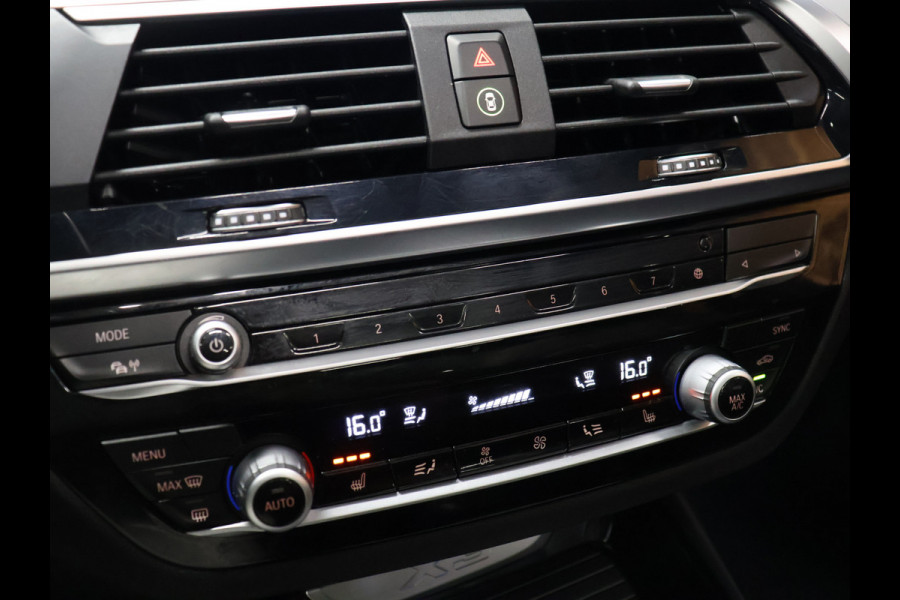 BMW X3 xDrive30e High Executive [SCHUIFKANTELDAK, APPLE CARPLAY, ANDROID, STOELVERWARMING, VOL LEDER, ELEKTRISCHE ACHTERKLEP, PDC V+A, CRUISE CONTROL, GROOT NAVIGATIE, 3-ZONE CLIMATE, DIGITAL DASH, NIEUWSTAAT]