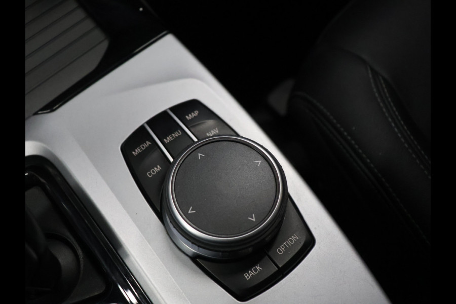 BMW X3 xDrive30e High Executive [SCHUIFKANTELDAK, APPLE CARPLAY, ANDROID, STOELVERWARMING, VOL LEDER, ELEKTRISCHE ACHTERKLEP, PDC V+A, CRUISE CONTROL, GROOT NAVIGATIE, 3-ZONE CLIMATE, DIGITAL DASH, NIEUWSTAAT]