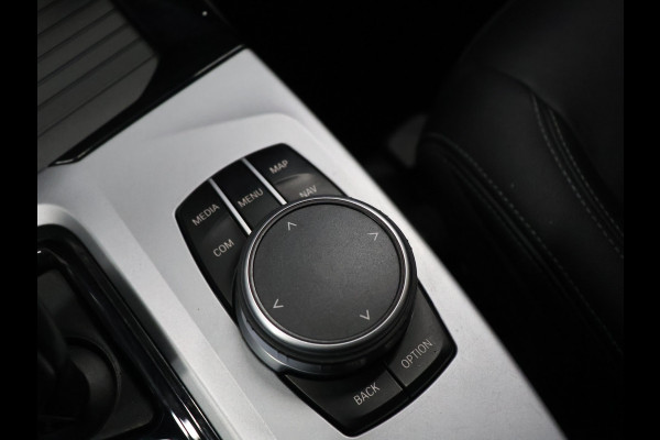 BMW X3 xDrive30e High Executive [SCHUIFKANTELDAK, APPLE CARPLAY, ANDROID, STOELVERWARMING, VOL LEDER, ELEKTRISCHE ACHTERKLEP, PDC V+A, CRUISE CONTROL, GROOT NAVIGATIE, 3-ZONE CLIMATE, DIGITAL DASH, NIEUWSTAAT]