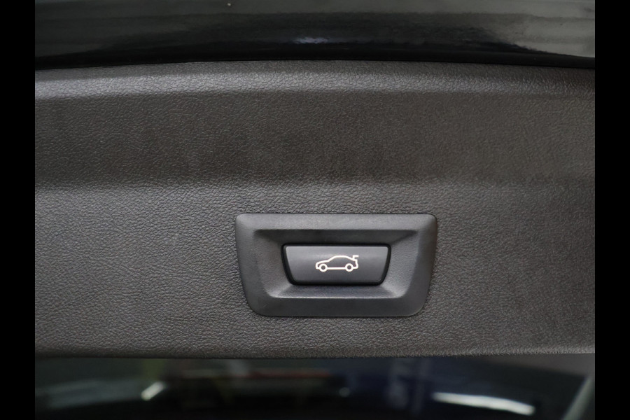BMW X3 xDrive30e High Executive [SCHUIFKANTELDAK, APPLE CARPLAY, ANDROID, STOELVERWARMING, VOL LEDER, ELEKTRISCHE ACHTERKLEP, PDC V+A, CRUISE CONTROL, GROOT NAVIGATIE, 3-ZONE CLIMATE, DIGITAL DASH, NIEUWSTAAT]