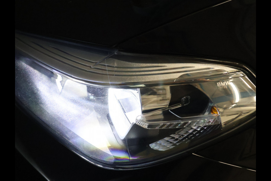 BMW X3 xDrive30e High Executive [SCHUIFKANTELDAK, APPLE CARPLAY, ANDROID, STOELVERWARMING, VOL LEDER, ELEKTRISCHE ACHTERKLEP, PDC V+A, CRUISE CONTROL, GROOT NAVIGATIE, 3-ZONE CLIMATE, DIGITAL DASH, NIEUWSTAAT]