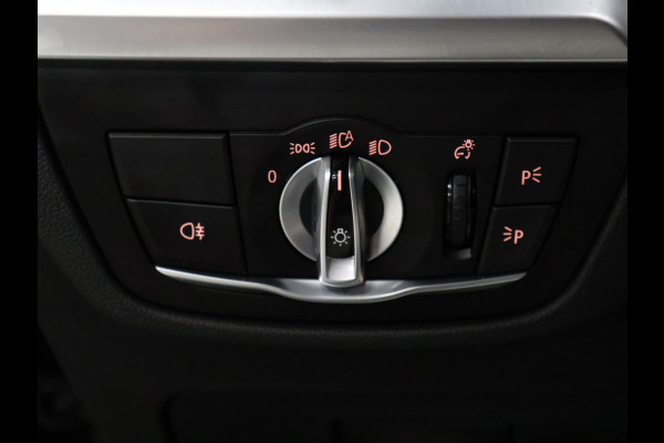 BMW X3 xDrive30e High Executive [SCHUIFKANTELDAK, APPLE CARPLAY, ANDROID, STOELVERWARMING, VOL LEDER, ELEKTRISCHE ACHTERKLEP, PDC V+A, CRUISE CONTROL, GROOT NAVIGATIE, 3-ZONE CLIMATE, DIGITAL DASH, NIEUWSTAAT]