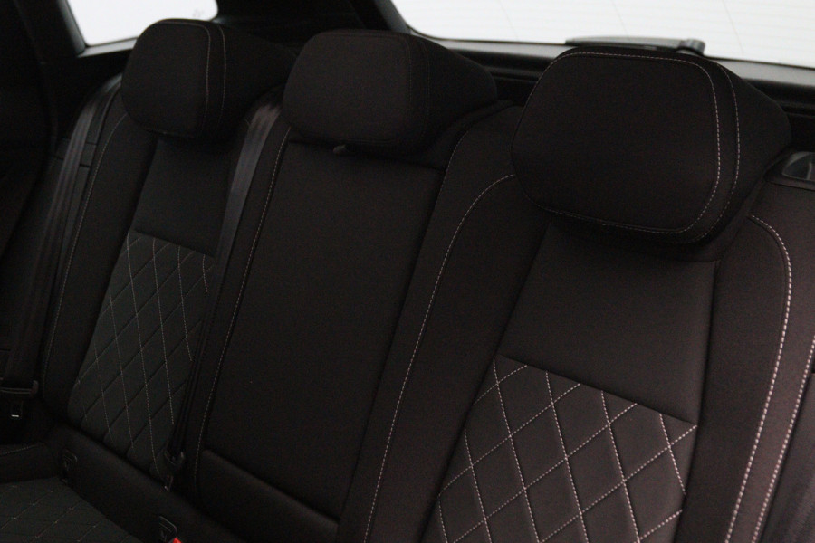 Škoda Karoq 1.5 TSI ACT 150 PK Automaat Sportline BNS, Panoramadak, Keyless, Adap. Cruise Control