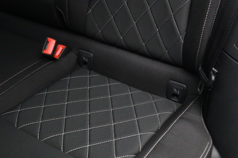 Škoda Karoq 1.5 TSI ACT 150 PK Automaat Sportline BNS, Panoramadak, Keyless, Adap. Cruise Control