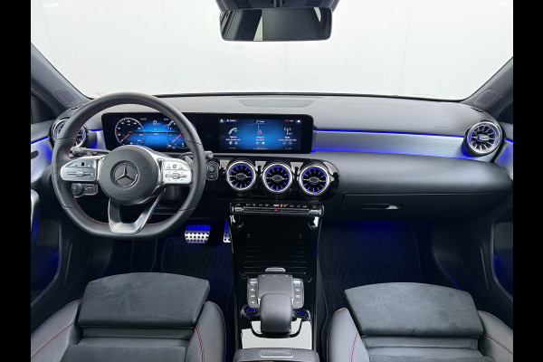 Mercedes-Benz A-Klasse 180 AMG line | Night Sfeer