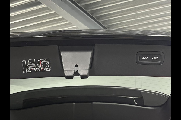 Volvo XC90 2.0 T8 Plug-in hybrid AWD Ultra Black Edition Luchtvering | Trekhaak | Open dak | Bowers & Wilkins | Massage | Stoelventilatie/-verwarming | 360 camera | Head-up | Blis | Google
