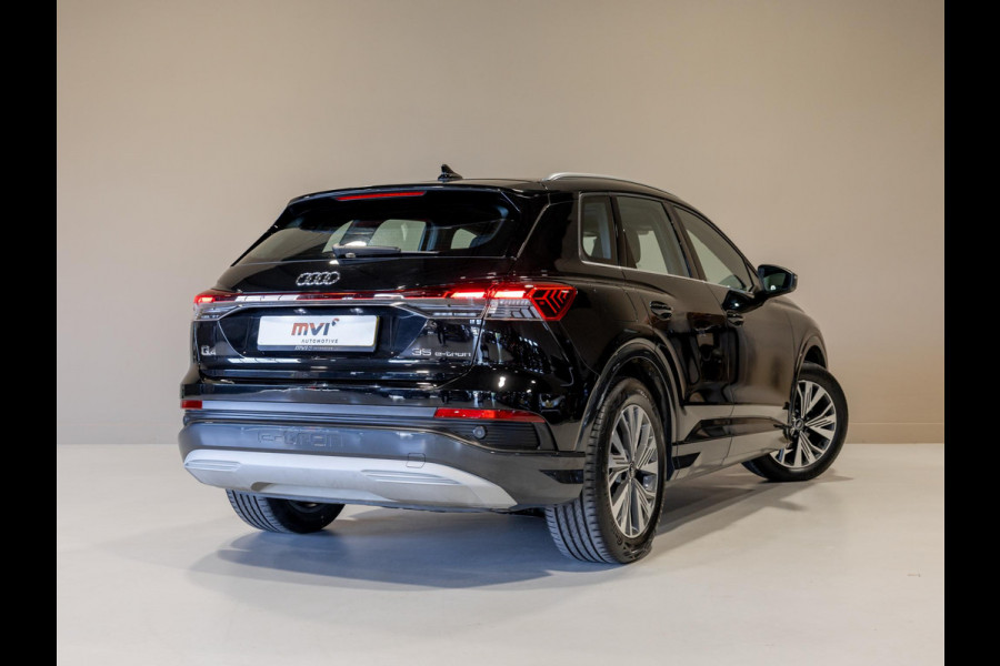 Audi Q4 e-tron 35 Launch edition 55 kWh 170pk / Panoramadak / Trekhaak / Lederen bekleding / Navigatie / Apple carplay /