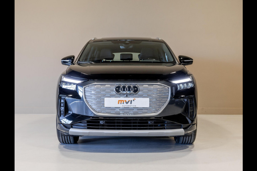 Audi Q4 e-tron 35 Launch edition 55 kWh 170pk / Panoramadak / Trekhaak / Lederen bekleding / Navigatie / Apple carplay /
