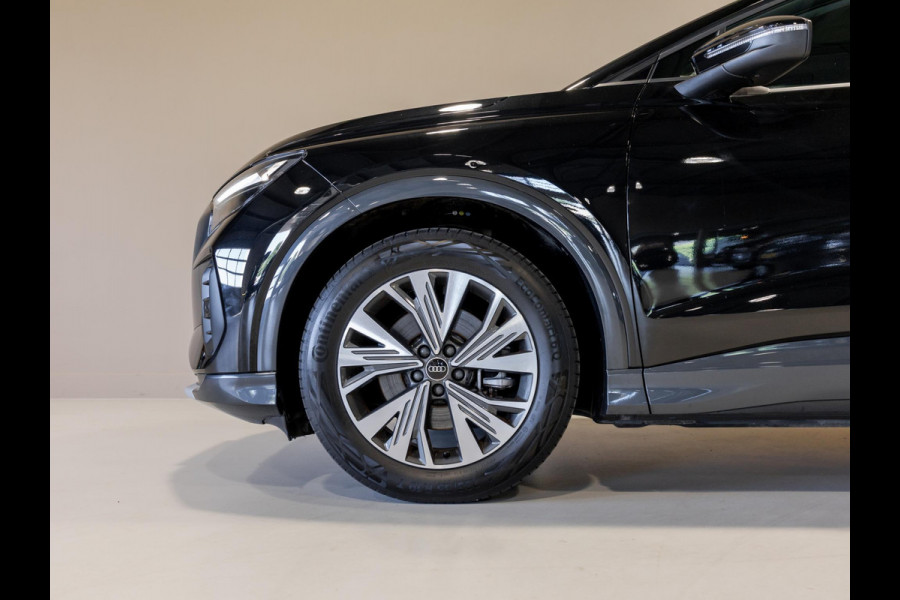 Audi Q4 e-tron 35 Launch edition 55 kWh 170pk / Panoramadak / Trekhaak / Lederen bekleding / Navigatie / Apple carplay /