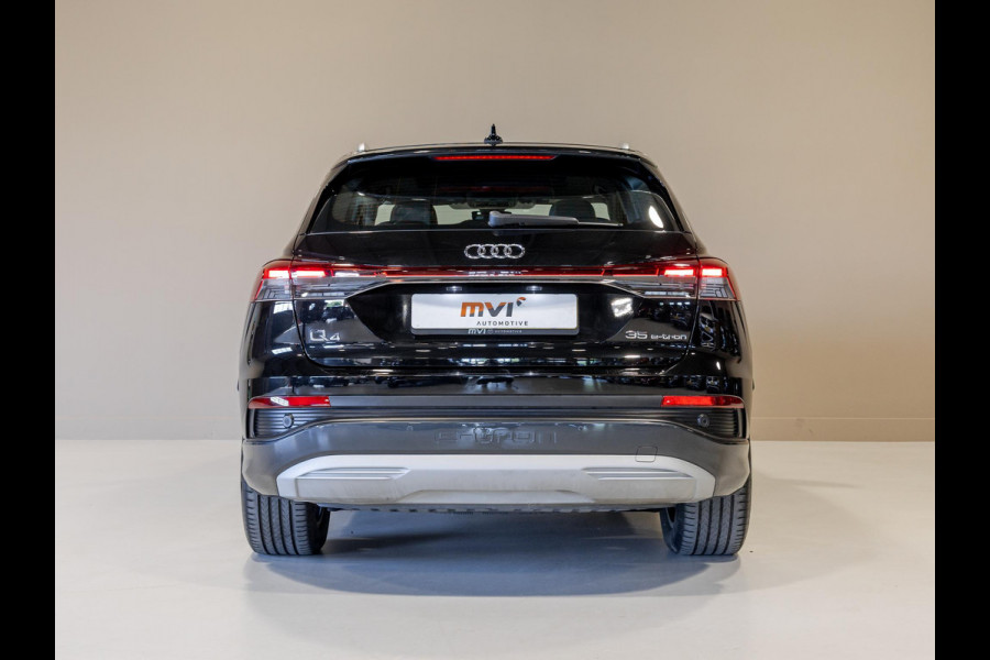 Audi Q4 e-tron 35 Launch edition 55 kWh 170pk / Panoramadak / Trekhaak / Lederen bekleding / Navigatie / Apple carplay /