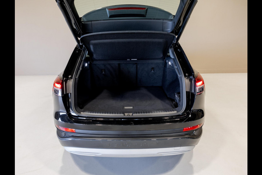 Audi Q4 e-tron 35 Launch edition 55 kWh 170pk / Panoramadak / Trekhaak / Lederen bekleding / Navigatie / Apple carplay /