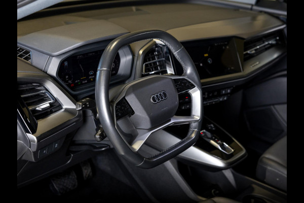 Audi Q4 e-tron 35 Launch edition 55 kWh 170pk / Panoramadak / Trekhaak / Lederen bekleding / Navigatie / Apple carplay /