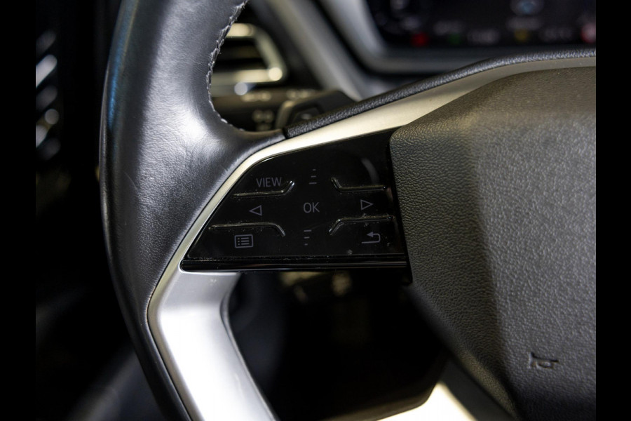 Audi Q4 e-tron 35 Launch edition 55 kWh 170pk / Panoramadak / Trekhaak / Lederen bekleding / Navigatie / Apple carplay /
