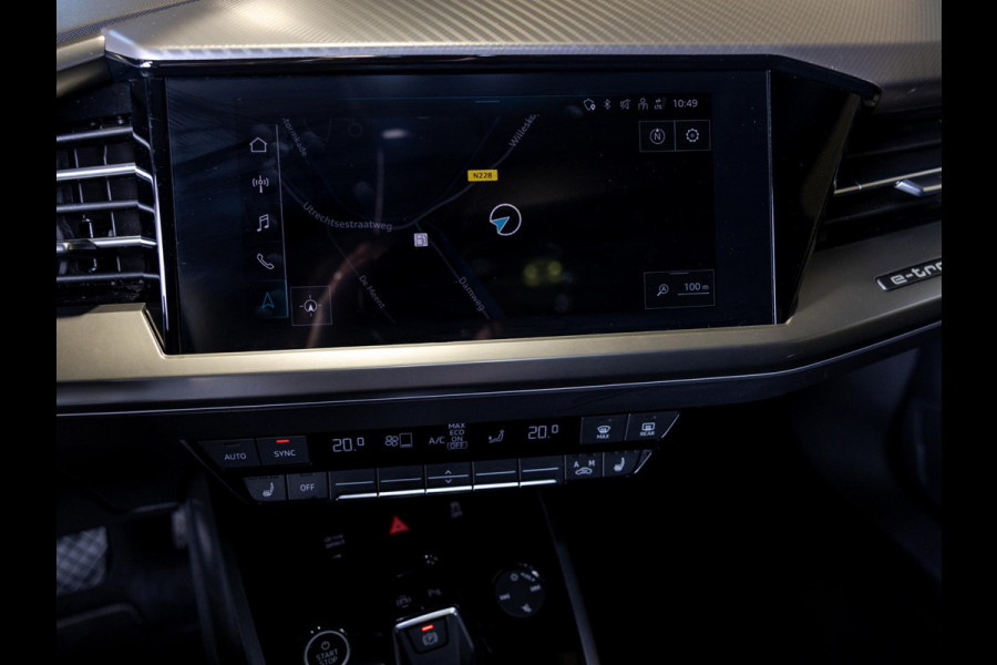 Audi Q4 e-tron 35 Launch edition 55 kWh 170pk / Panoramadak / Trekhaak / Lederen bekleding / Navigatie / Apple carplay /