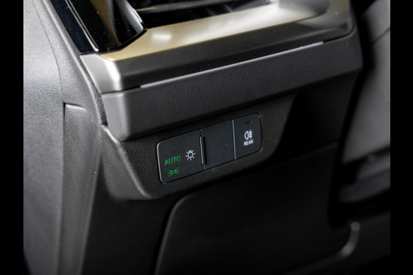 Audi Q4 e-tron 35 Launch edition 55 kWh 170pk / Panoramadak / Trekhaak / Lederen bekleding / Navigatie / Apple carplay /