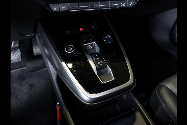 Audi Q4 e-tron 35 Launch edition 55 kWh 170pk / Panoramadak / Trekhaak / Lederen bekleding / Navigatie / Apple carplay /