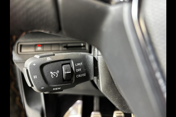 Peugeot 3008 1.2 PureTech GT | Panoramadak | Navigatie | Trekhaak | Achteruitrijcamera |
