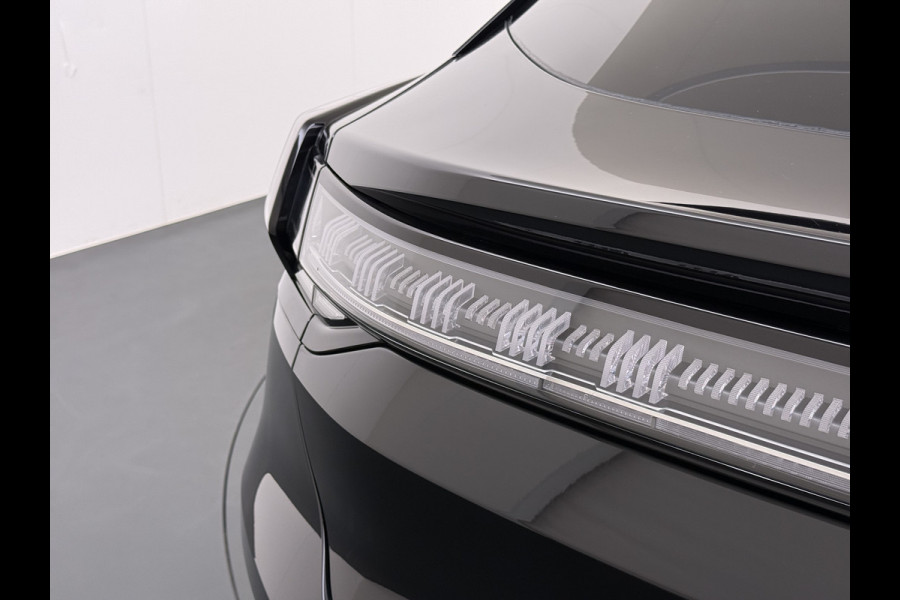 ZEEKR 001 AWD Performance 544PK 100kWh Panoramadak Warmtepomp 360°Camera Adap.Cruise Navi Ecc Stoel+Stuur+Achterbankverwarming Head-Up Dis Lmv 22" Pdc Elek.Achterklep Matrix Led Apple Carplay/Android Auto Draadloze telefoonlader 2.000kg Trekvermogen! 1e Eigenaar Origineel Nederlandse Auto