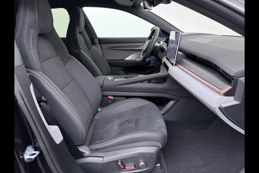 ZEEKR 001 AWD Performance 544PK 100kWh Panoramadak Warmtepomp 360°Camera Adap.Cruise Navi Ecc Stoel+Stuur+Achterbankverwarming Head-Up Dis Lmv 22" Pdc Elek.Achterklep Matrix Led Apple Carplay/Android Auto Draadloze telefoonlader 2.000kg Trekvermogen! 1e Eigenaar Origineel Nederlandse Auto