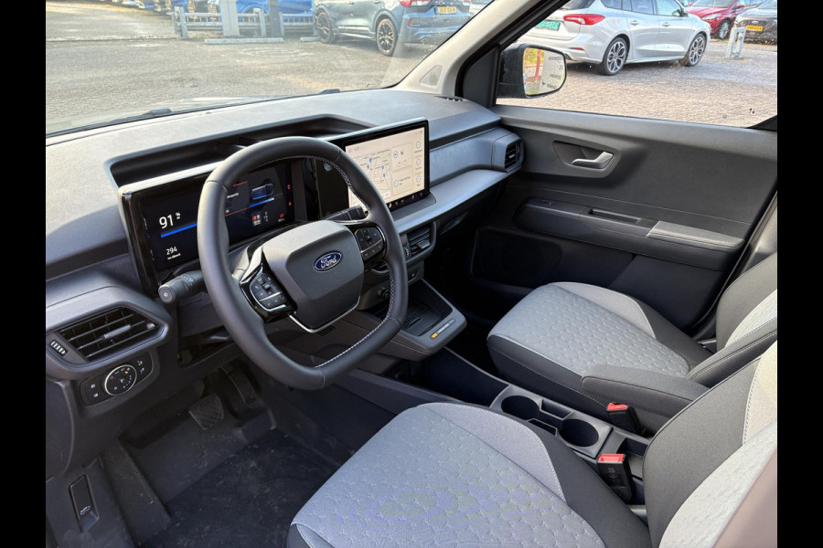 Ford E-Transit Courier Limited 46 kWh | 136pk | Adaptive cruise control | Navigatie | Laadvloerbescherming | Trekhaak | LED Laadruimteverlichting