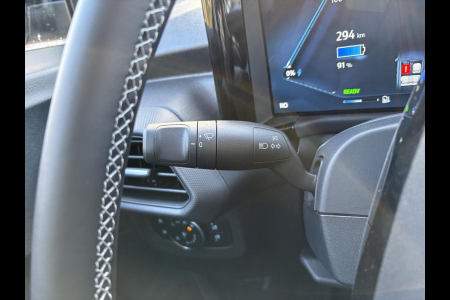 Ford E-Transit Courier Limited 46 kWh | 136pk | Adaptive cruise control | Navigatie | Laadvloerbescherming | Trekhaak | LED Laadruimteverlichting
