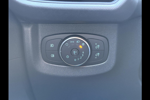 Ford E-Transit Courier Limited 46 kWh | 136pk | Adaptive cruise control | Navigatie | Laadvloerbescherming | Trekhaak | LED Laadruimteverlichting