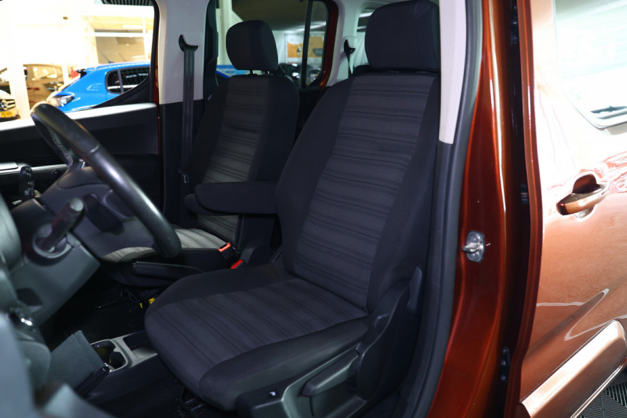 Opel Combo 1.2 Turbo Innovation XL 7pers AUTOM NAVI Carplay TREKH 360 Cam L2H1 '21