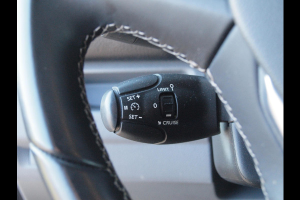 Peugeot e-Expert Standard Premium 75 kWh | Side bars | Apple Carplay | Zware Accupakket | Camera |