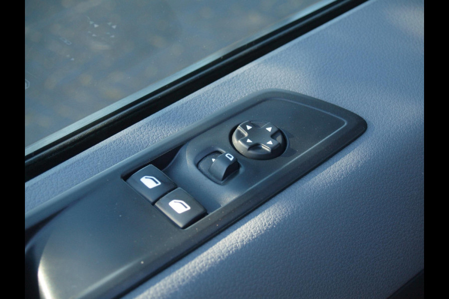 Peugeot e-Expert Standard Premium 75 kWh | Side bars | Apple Carplay | Zware Accupakket | Camera |