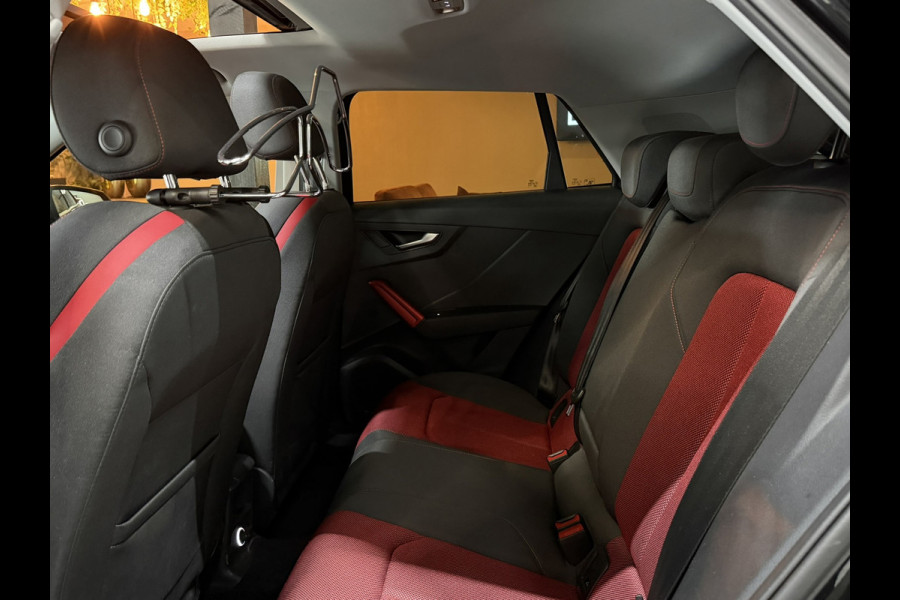 Audi Q2 2.0 TFSI Quattro Sport|Black on Black|Carplay|Groot Navi|B&O|Pano|Virtual Cockpit|Dodehoek|Afn. Trekhaak|Keyless|Rijklaar