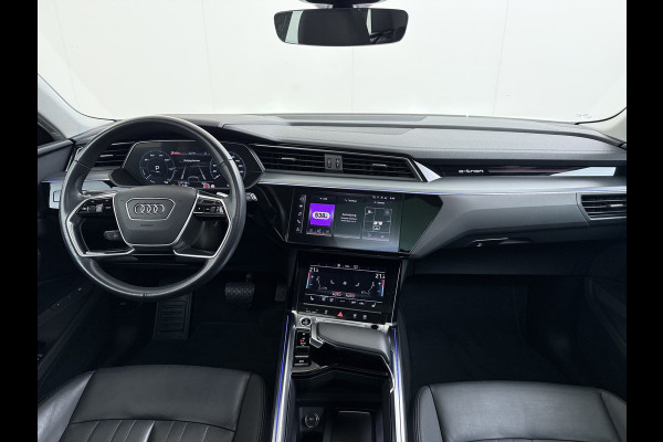 Audi e-tron 50 Quattro Panoramadak Adap.Cruise Leder Trekhaak Camera Apple Carplay Android Auto Lmv 21" Elek.Stoelen+Memory SOH 89% Navi Ecc Stoelverwarming Elek.Achterklep Pdc Led DAB Bluetooth Isofix Virtual Cockpit 1.800KG Trekgewicht Origineel Nederlandse Auto