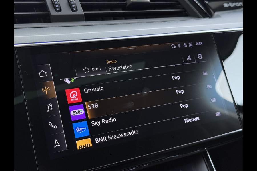 Audi e-tron 50 Quattro Panoramadak Adap.Cruise Leder Trekhaak Camera Apple Carplay Android Auto Lmv 21" Elek.Stoelen+Memory SOH 89% Navi Ecc Stoelverwarming Elek.Achterklep Pdc Led DAB Bluetooth Isofix Virtual Cockpit 1.800KG Trekgewicht Origineel Nederlandse Auto