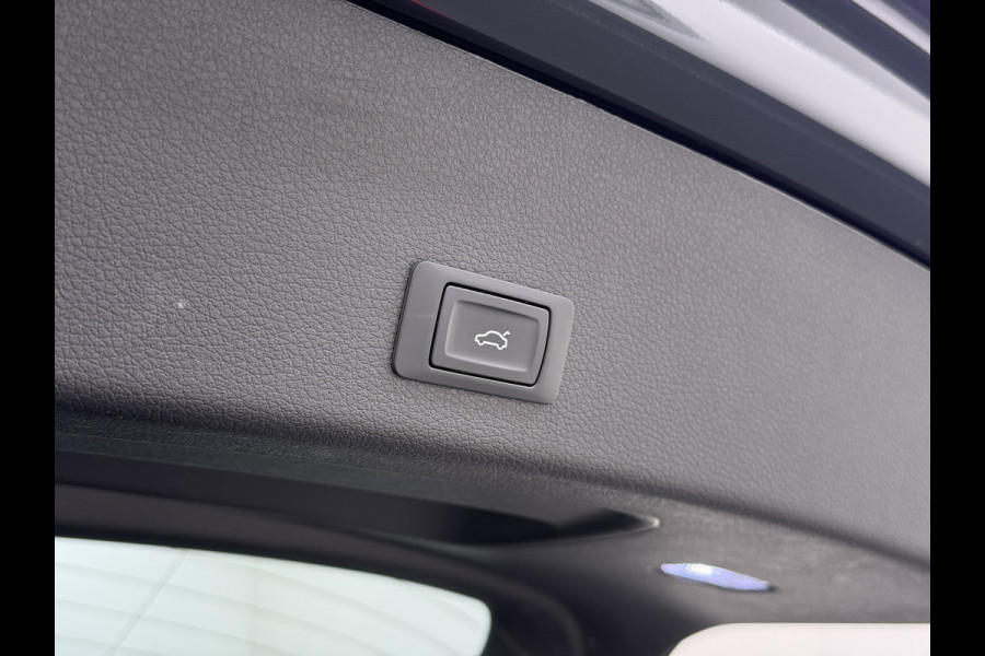 Audi e-tron 50 Quattro Panoramadak Adap.Cruise Leder Trekhaak Camera Apple Carplay Android Auto Lmv 21" Elek.Stoelen+Memory SOH 89% Navi Ecc Stoelverwarming Elek.Achterklep Pdc Led DAB Bluetooth Isofix Virtual Cockpit 1.800KG Trekgewicht Origineel Nederlandse Auto