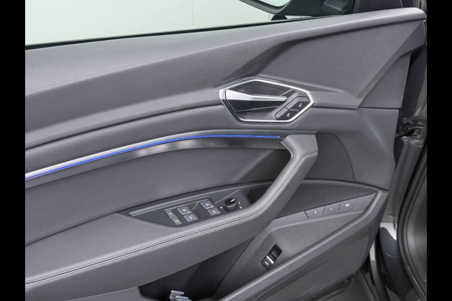 Audi e-tron 50 Quattro Panoramadak Adap.Cruise Leder Trekhaak Camera Apple Carplay Android Auto Lmv 21" Elek.Stoelen+Memory SOH 89% Navi Ecc Stoelverwarming Elek.Achterklep Pdc Led DAB Bluetooth Isofix Virtual Cockpit 1.800KG Trekgewicht Origineel Nederlandse Auto
