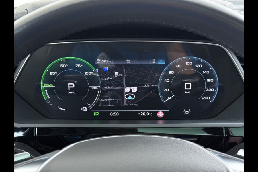 Audi e-tron 50 Quattro Panoramadak Adap.Cruise Leder Trekhaak Camera Apple Carplay Android Auto Lmv 21" Elek.Stoelen+Memory SOH 89% Navi Ecc Stoelverwarming Elek.Achterklep Pdc Led DAB Bluetooth Isofix Virtual Cockpit 1.800KG Trekgewicht Origineel Nederlandse Auto
