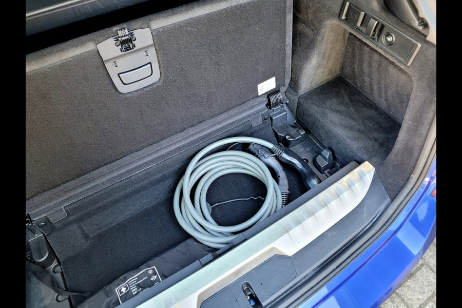 BMW 3 Serie Touring 330e M-sport ACC/HUD/Laser/Trekhaak/HiFi (BTW)